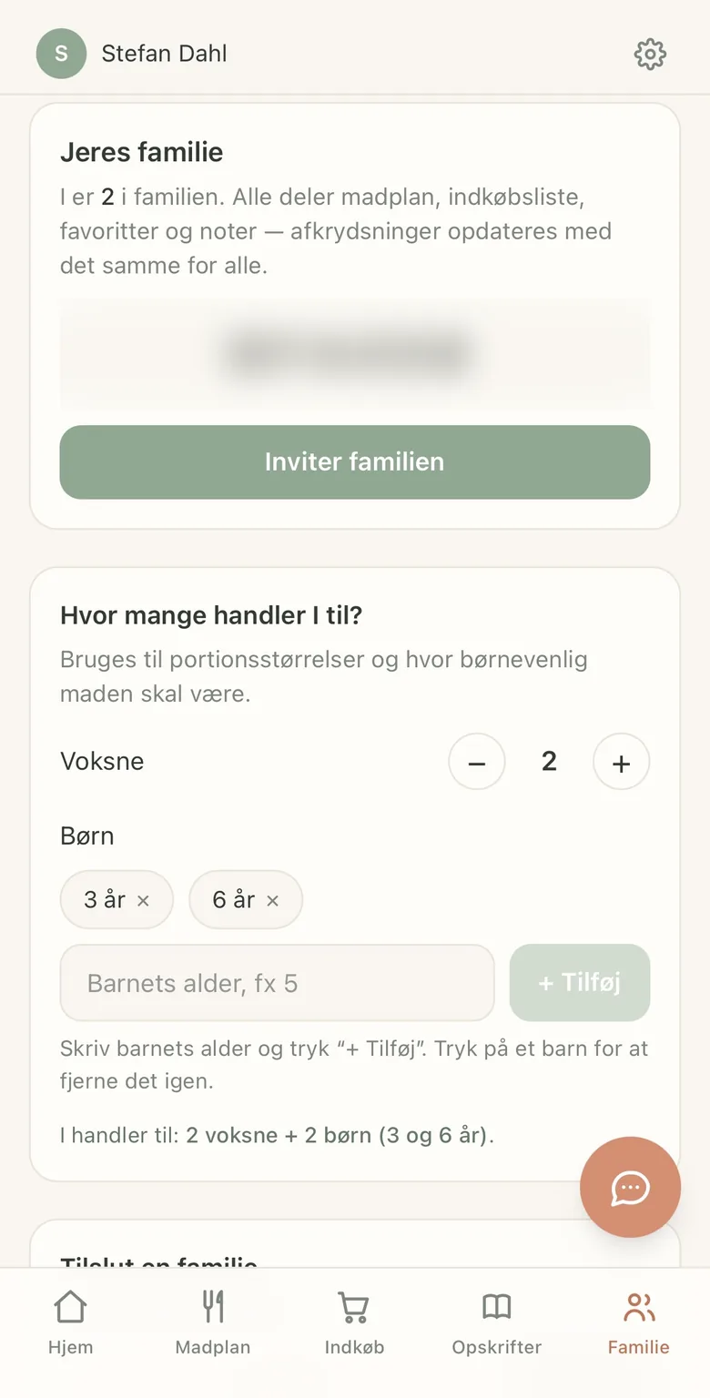 Familie-skærmen i Simre: antal voksne og børn, og familiekoden der deler planen